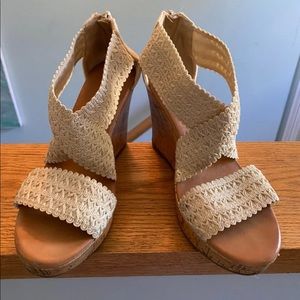 Cream wedges
